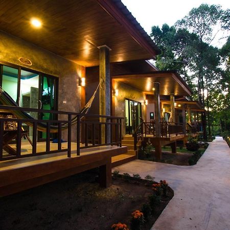 The Sun Long Beach Resort Koh Lanta Exterior photo