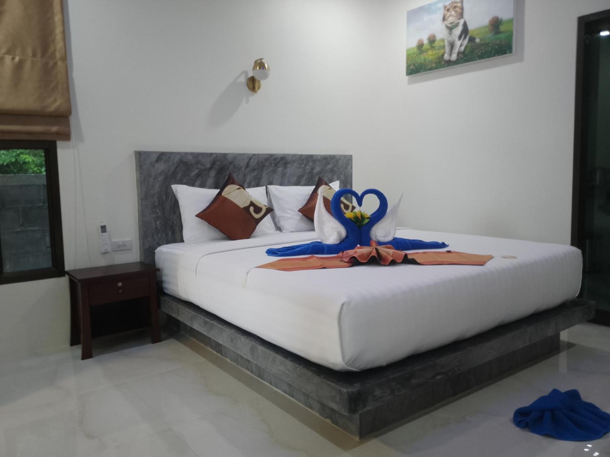 The Sun Long Beach Resort Koh Lanta Exterior photo