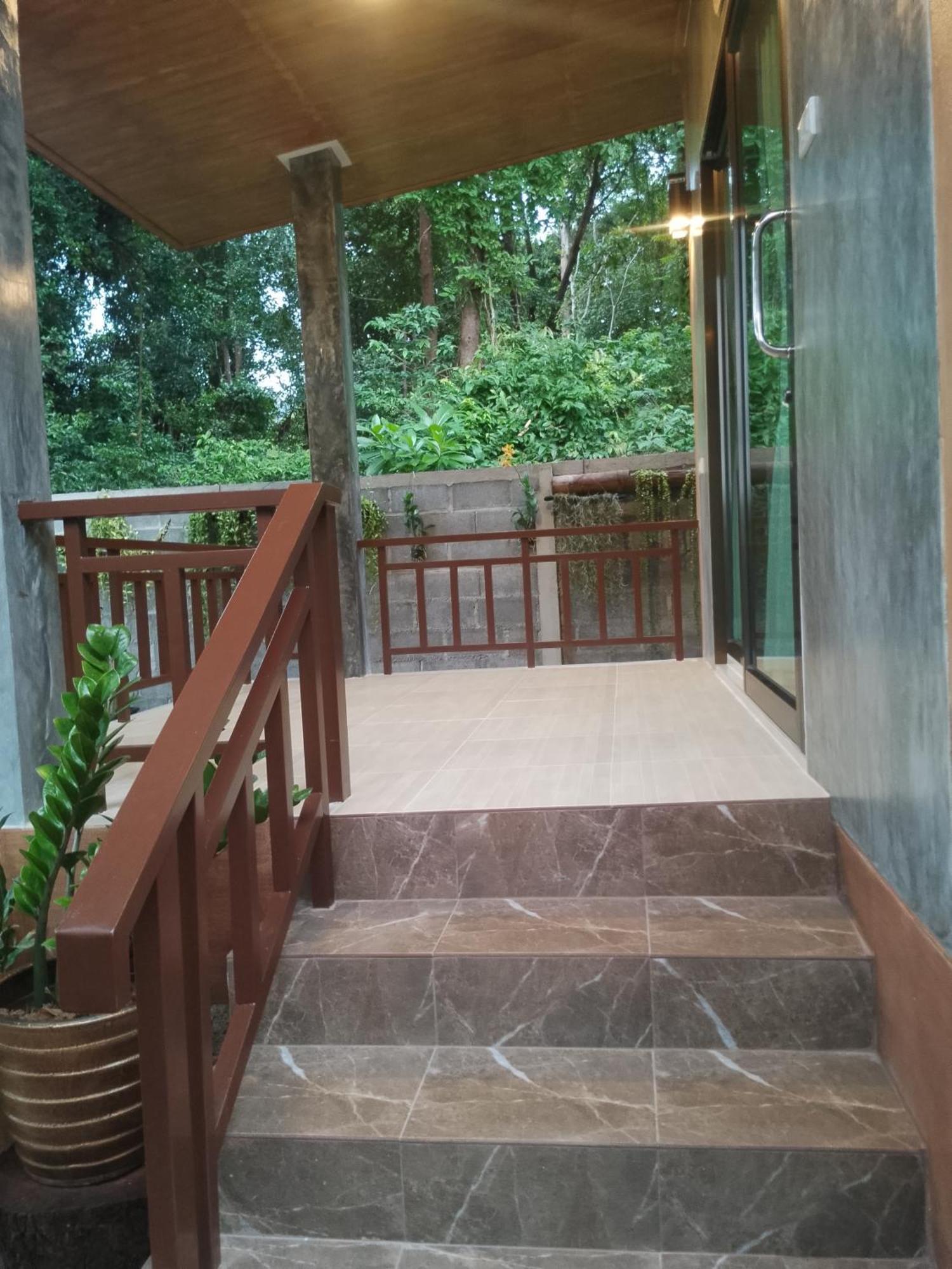 The Sun Long Beach Resort Koh Lanta Exterior photo